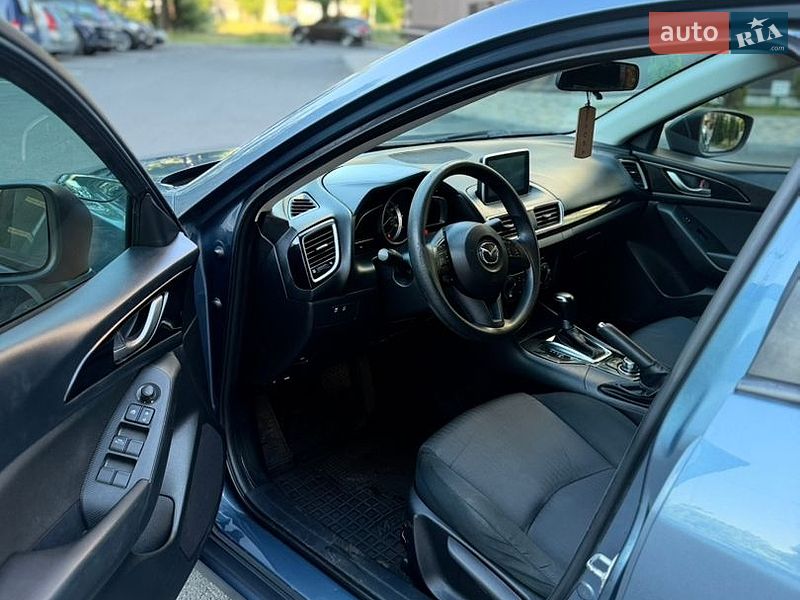 Седан Mazda 3 2014 в Чернигове