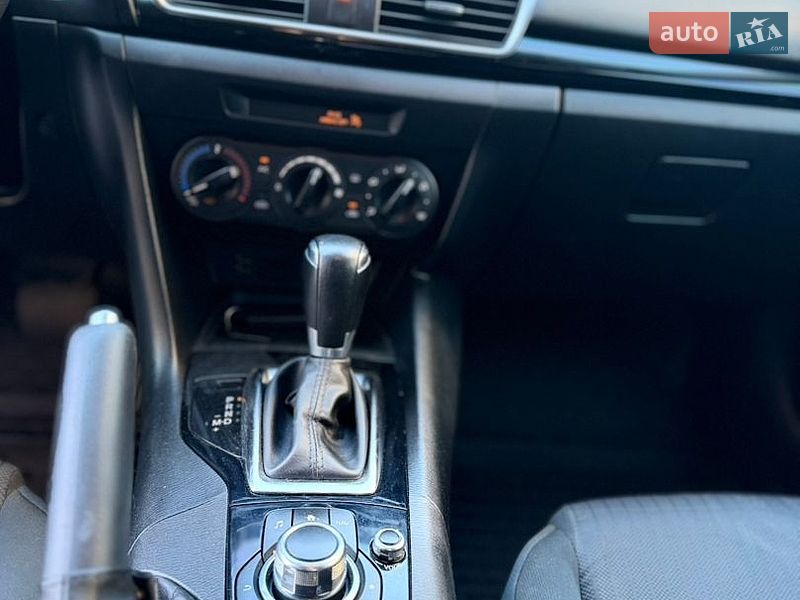 Седан Mazda 3 2014 в Чернигове