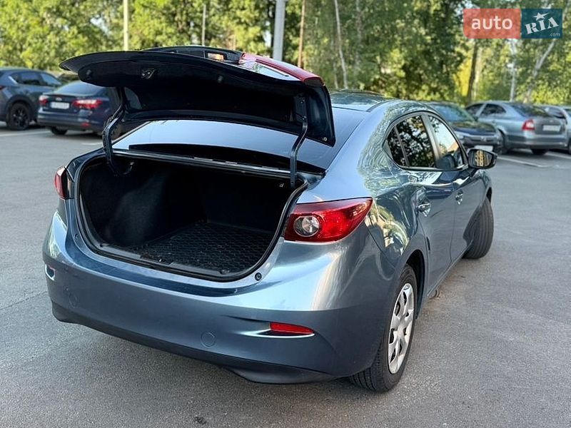 Седан Mazda 3 2014 в Чернигове