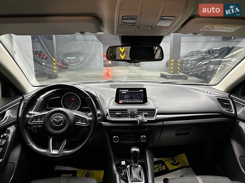 Седан Mazda 3 2016 в Черновцах