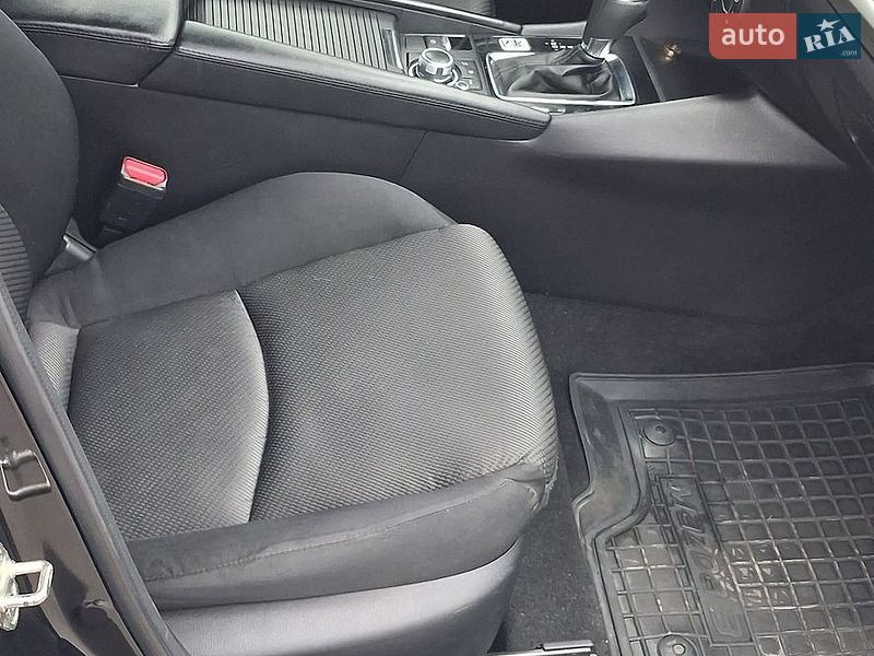 Седан Mazda 3 2017 в Вишгороді