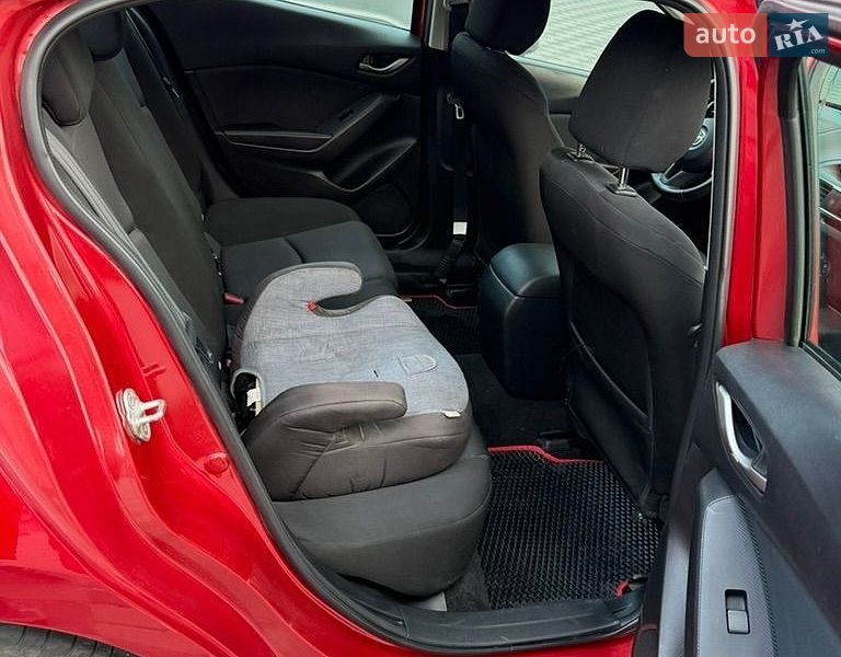Седан Mazda 3 2015 в Хмельницком