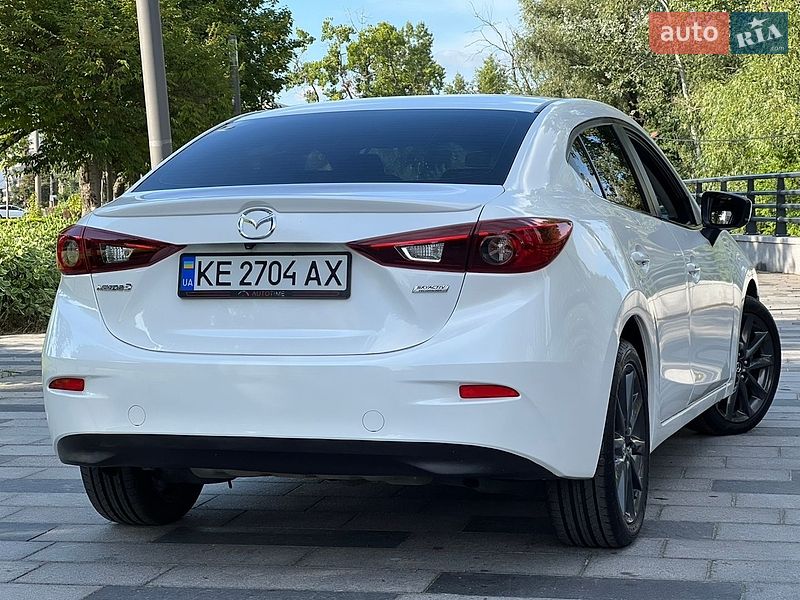 Седан Mazda 3 2018 в Днепре