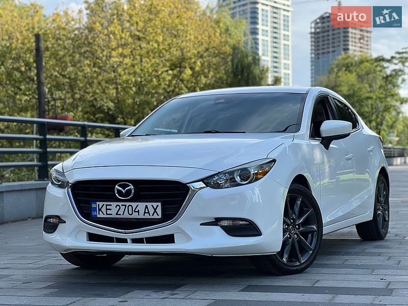 Седан Mazda 3 2018 в Днепре