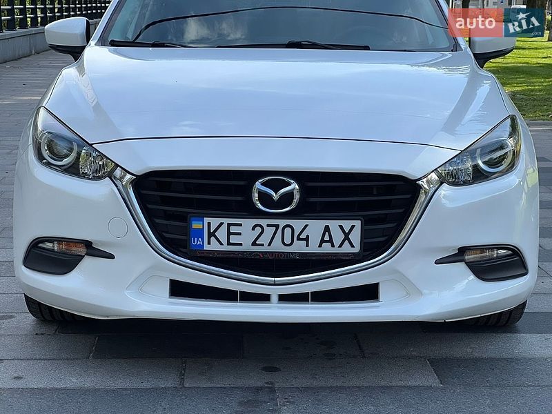 Седан Mazda 3 2018 в Днепре