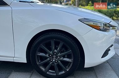 Седан Mazda 3 2018 в Днепре
