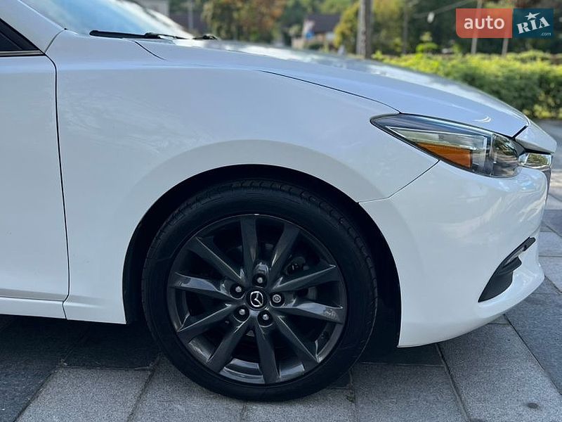 Седан Mazda 3 2018 в Днепре