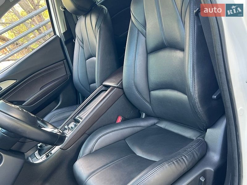 Седан Mazda 3 2018 в Днепре