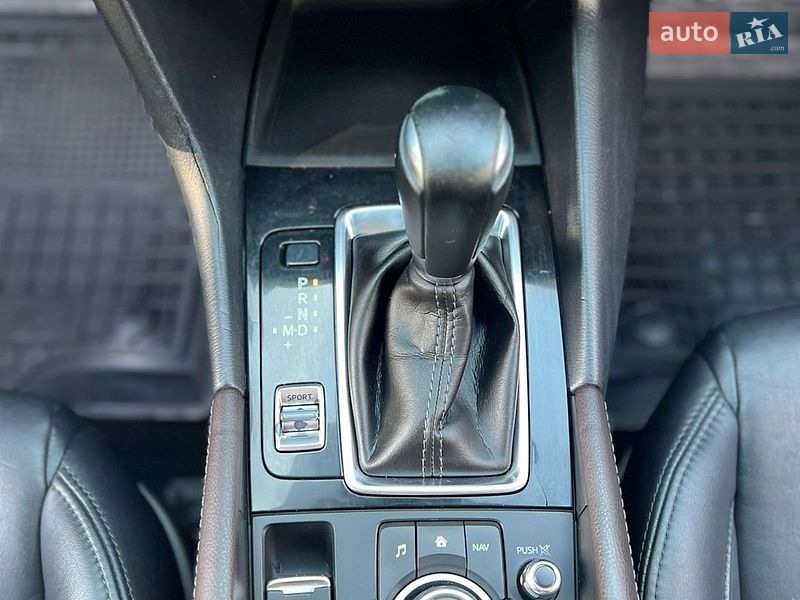 Седан Mazda 3 2018 в Днепре