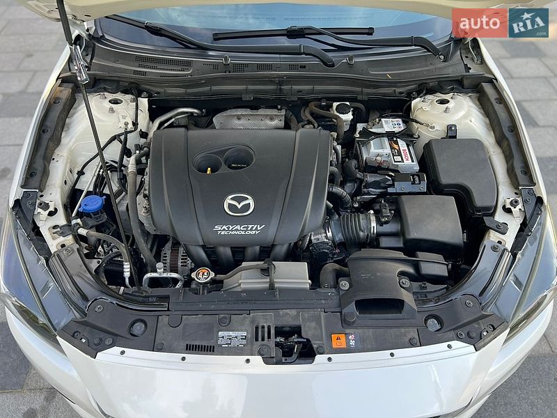Седан Mazda 3 2018 в Днепре