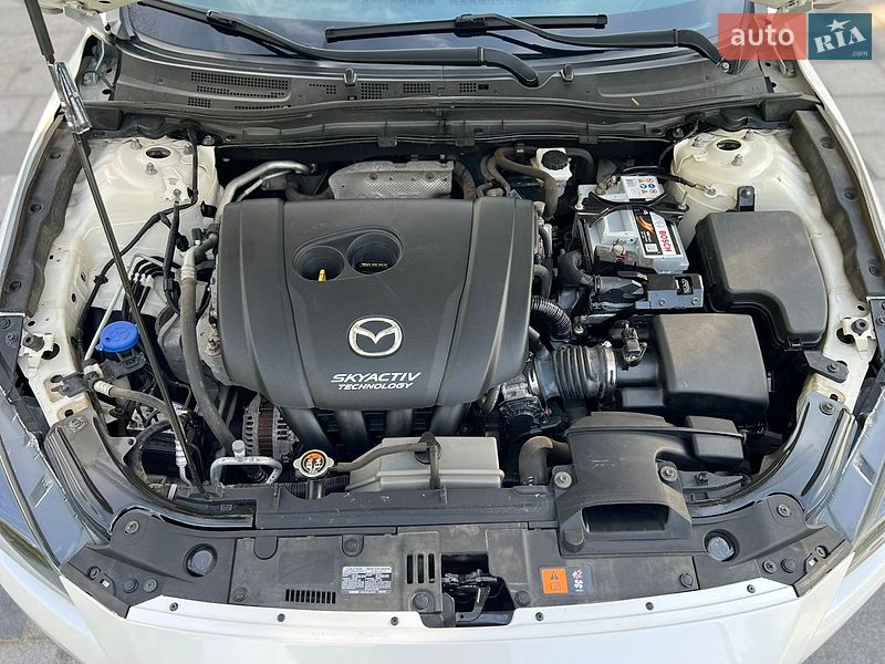 Седан Mazda 3 2018 в Днепре