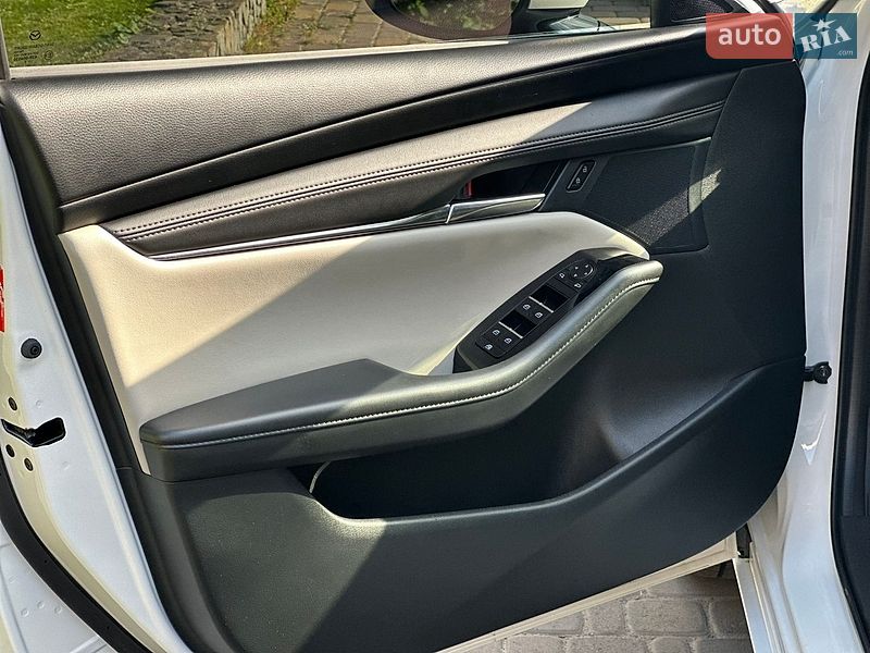 Седан Mazda 3 2025 в Киеве фото 41 Седан Mazda 3 2025 в Киеве