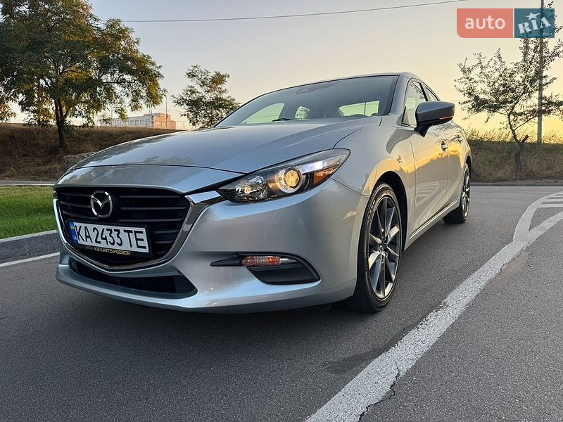 Седан Mazda 3 2018 в Киеве