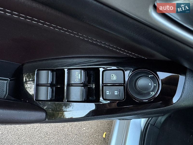 Седан Mazda 3 2018 в Киеве