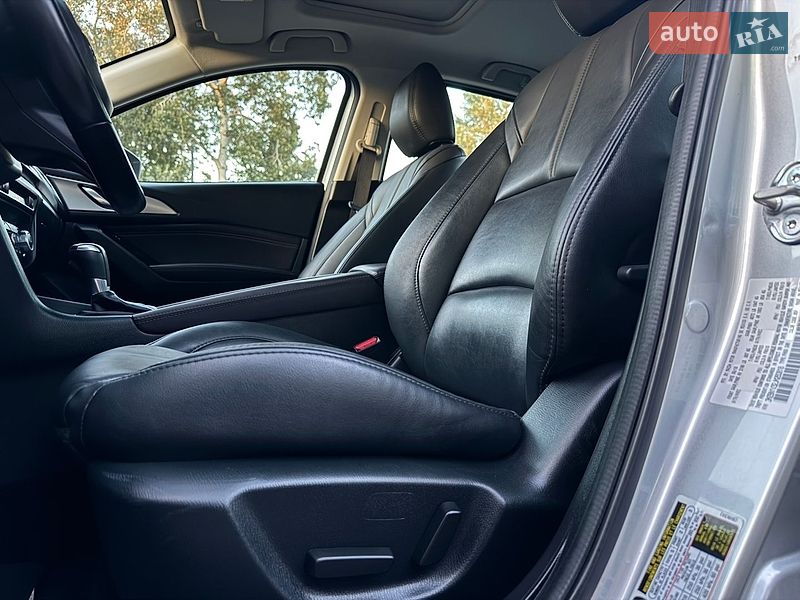 Седан Mazda 3 2018 в Киеве