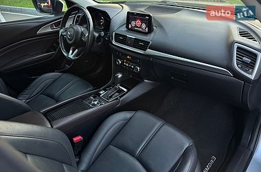 Седан Mazda 3 2018 в Киеве
