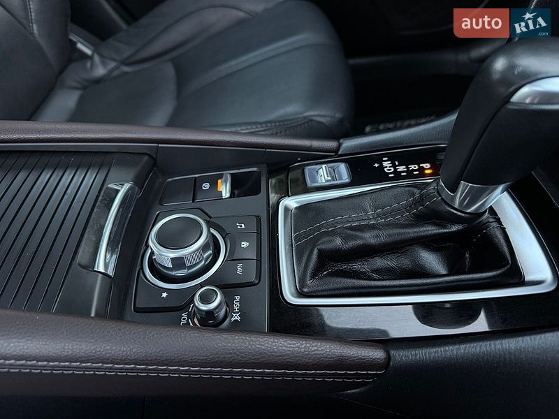 Седан Mazda 3 2018 в Киеве