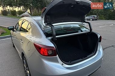 Седан Mazda 3 2018 в Киеве