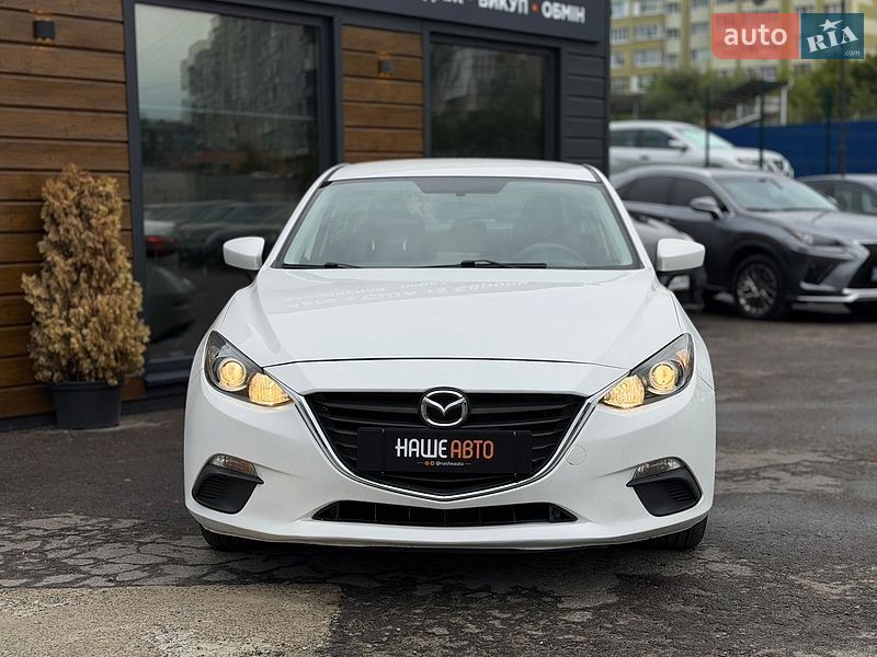 Седан Mazda 3 2015 в Шептицькому