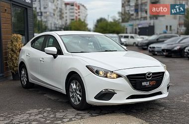 Седан Mazda 3 2015 в Шептицькому