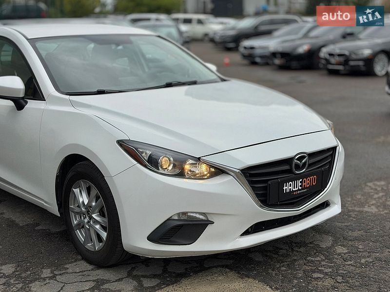 Седан Mazda 3 2015 в Шептицькому