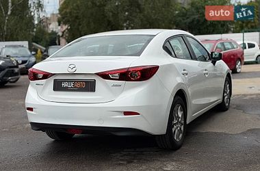 Седан Mazda 3 2015 в Шептицькому