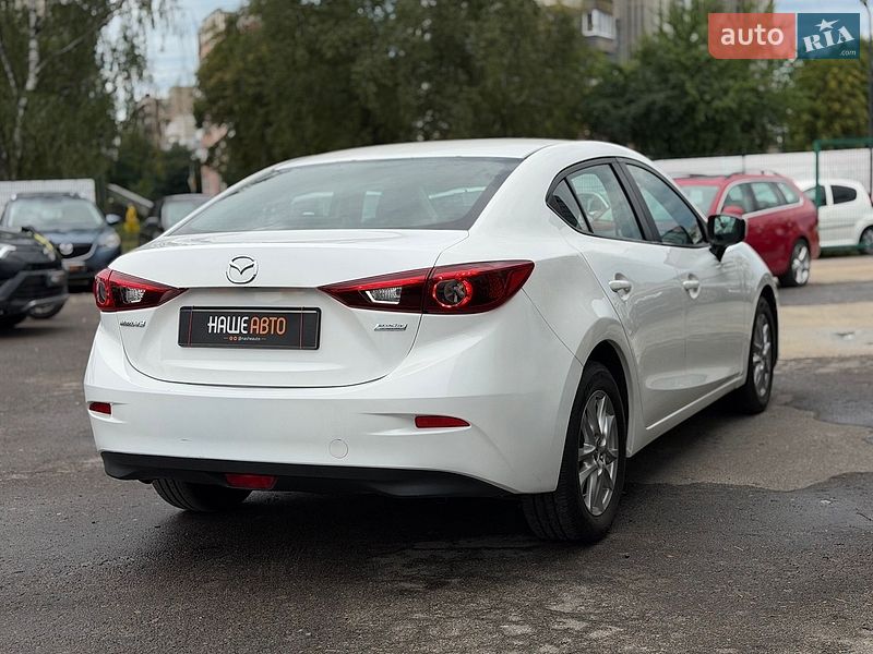 Седан Mazda 3 2015 в Шептицькому
