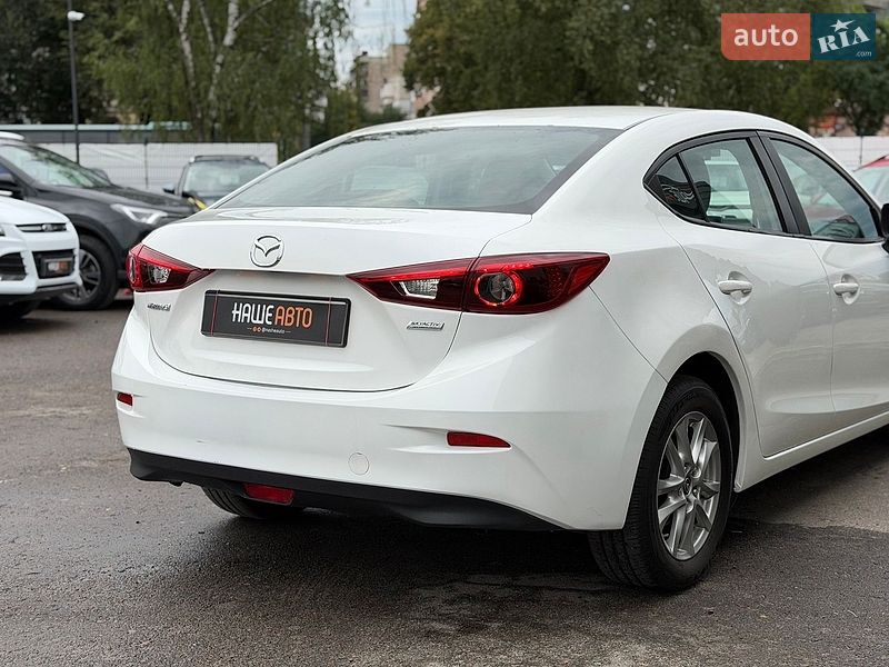 Седан Mazda 3 2015 в Шептицькому
