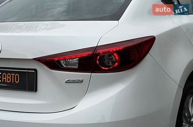 Седан Mazda 3 2015 в Шептицькому