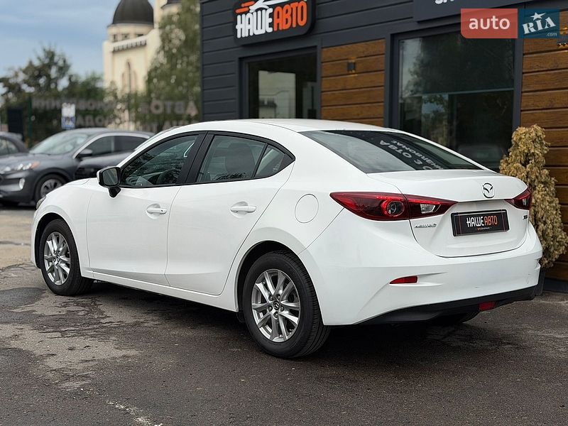 Седан Mazda 3 2015 в Шептицькому