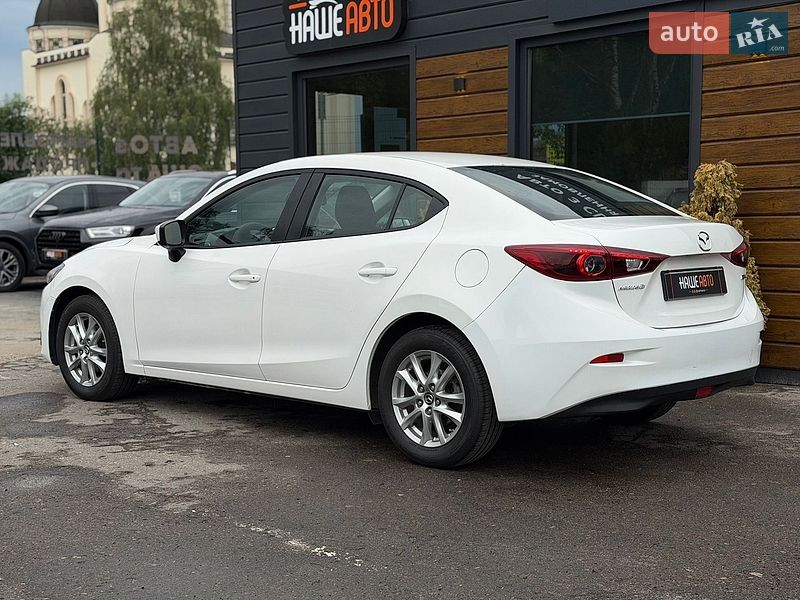 Седан Mazda 3 2015 в Шептицькому