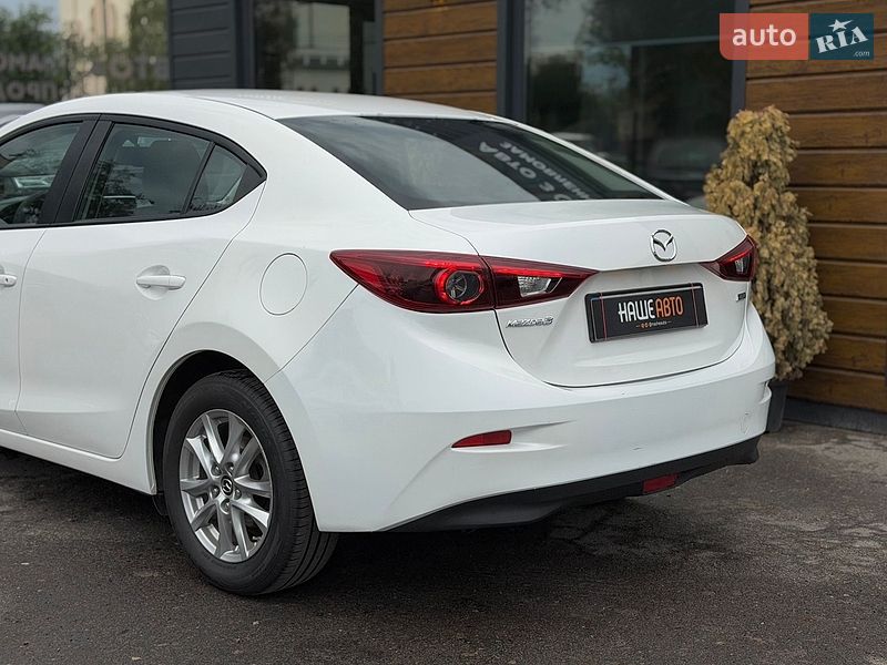 Седан Mazda 3 2015 в Шептицькому