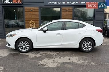 Седан Mazda 3 2015 в Шептицькому