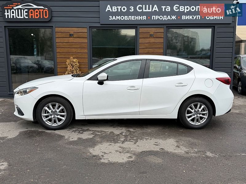 Седан Mazda 3 2015 в Шептицькому