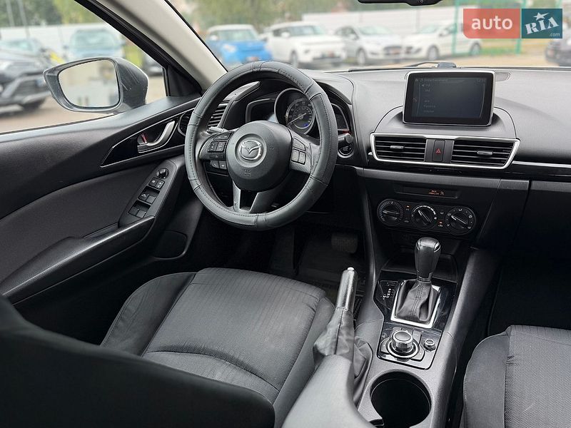 Седан Mazda 3 2015 в Шептицькому