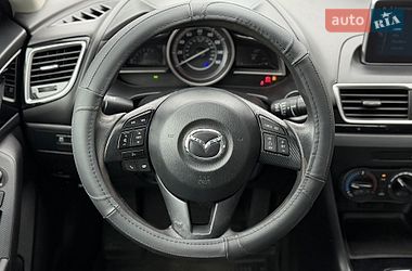 Седан Mazda 3 2015 в Шептицькому