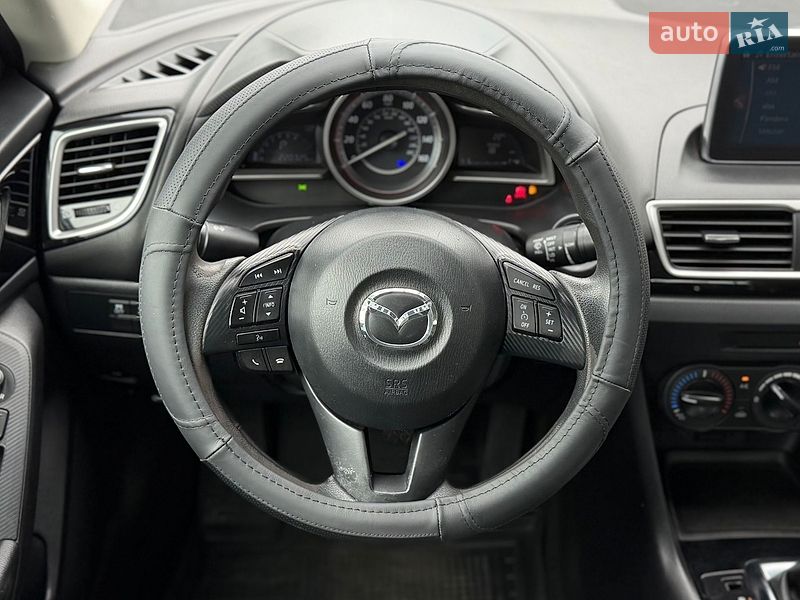 Седан Mazda 3 2015 в Шептицькому