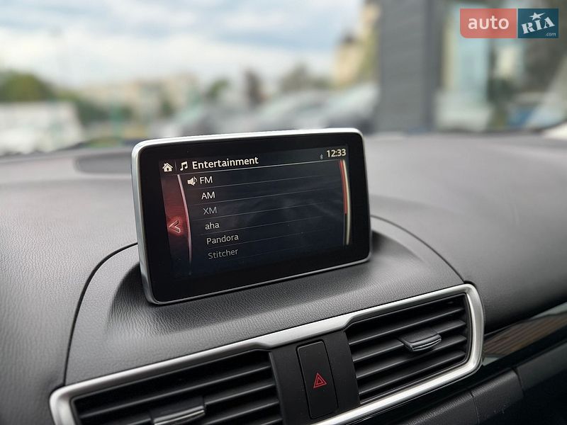 Седан Mazda 3 2015 в Шептицькому