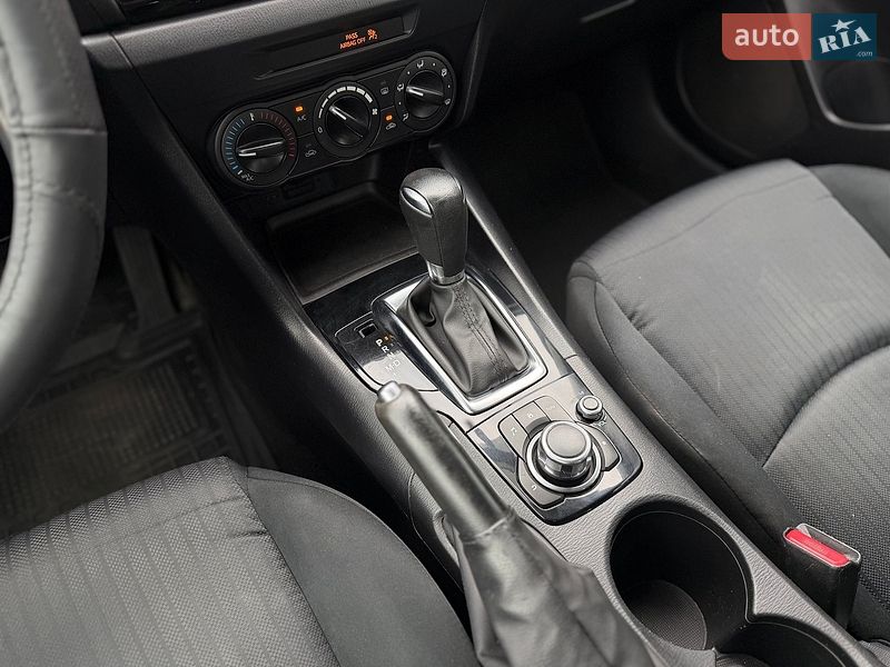 Седан Mazda 3 2015 в Шептицькому