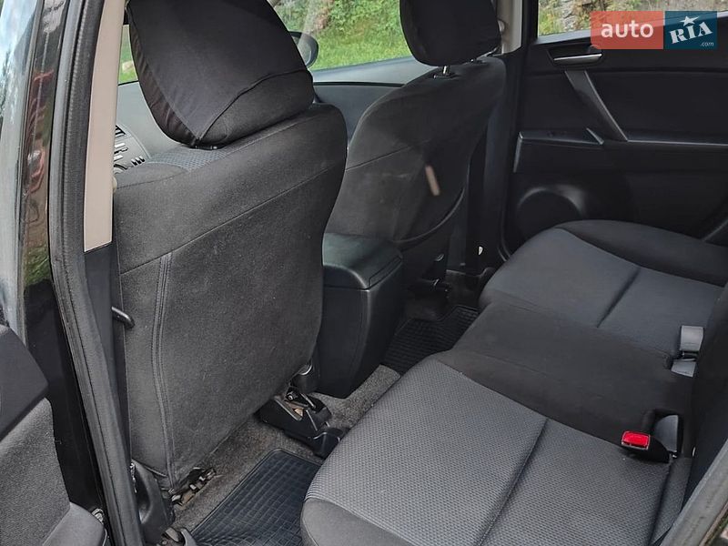 Седан Mazda 3 2010 в Черновцах