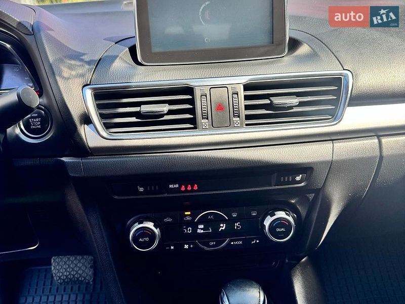 Седан Mazda 3 2015 в Перемышлянах