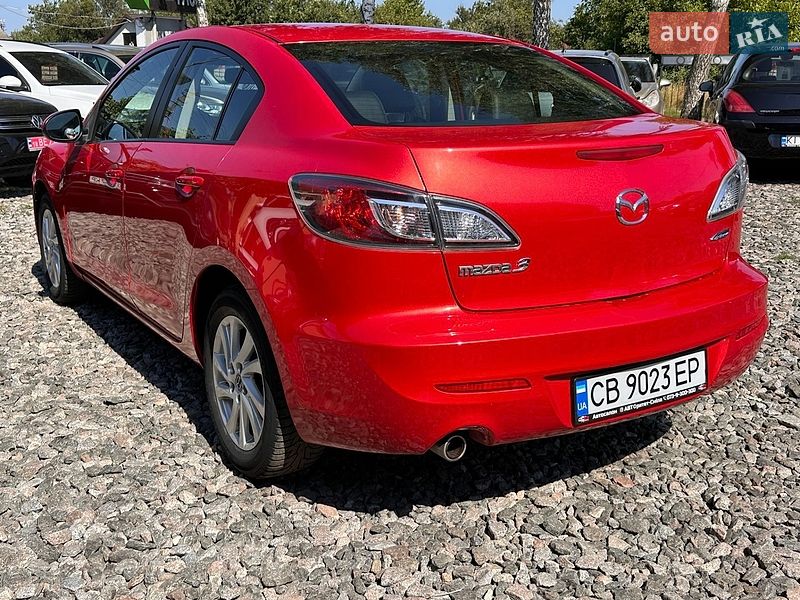 Седан Mazda 3 2013 в Смілі