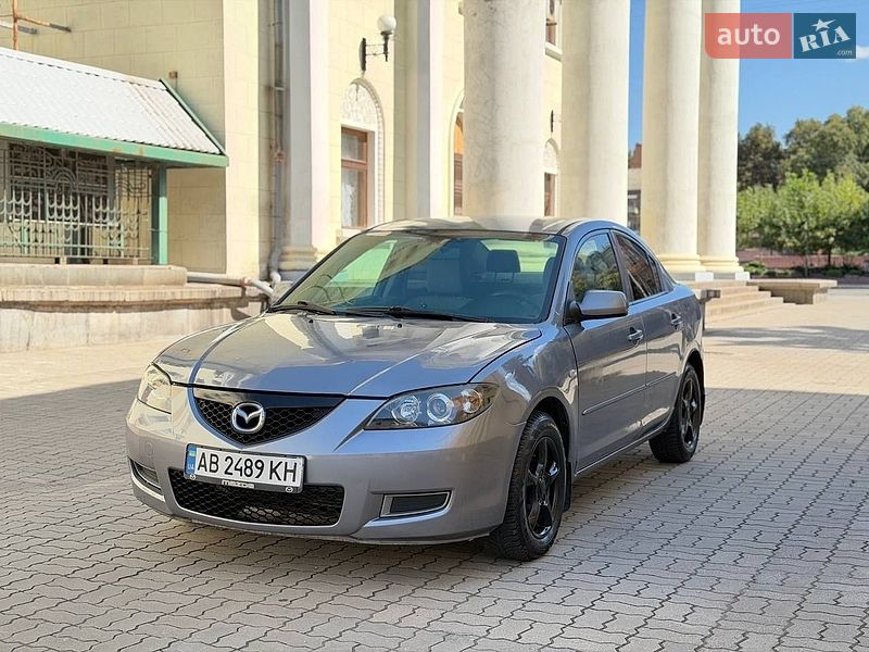 Седан Mazda 3 2004 в Запоріжжі