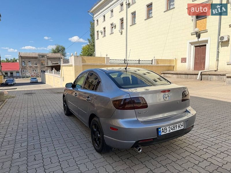 Седан Mazda 3 2004 в Запорожье