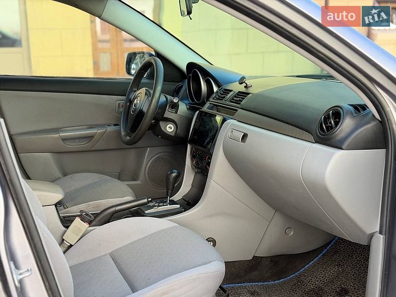 Седан Mazda 3 2004 в Запоріжжі