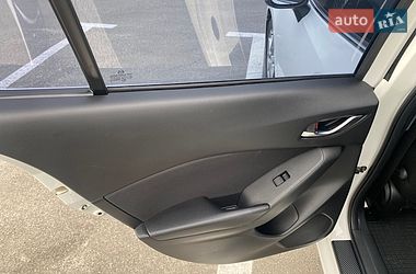 Седан Mazda 3 2014 в Ірпені