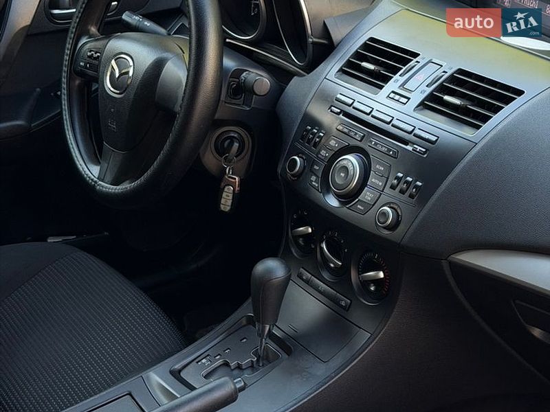 Седан Mazda 3 2013 в Рівному фото 20 Седан Mazda 3 2013 в Рівному