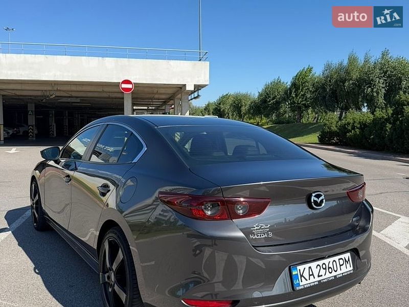 Седан Mazda 3 2021 в Киеве