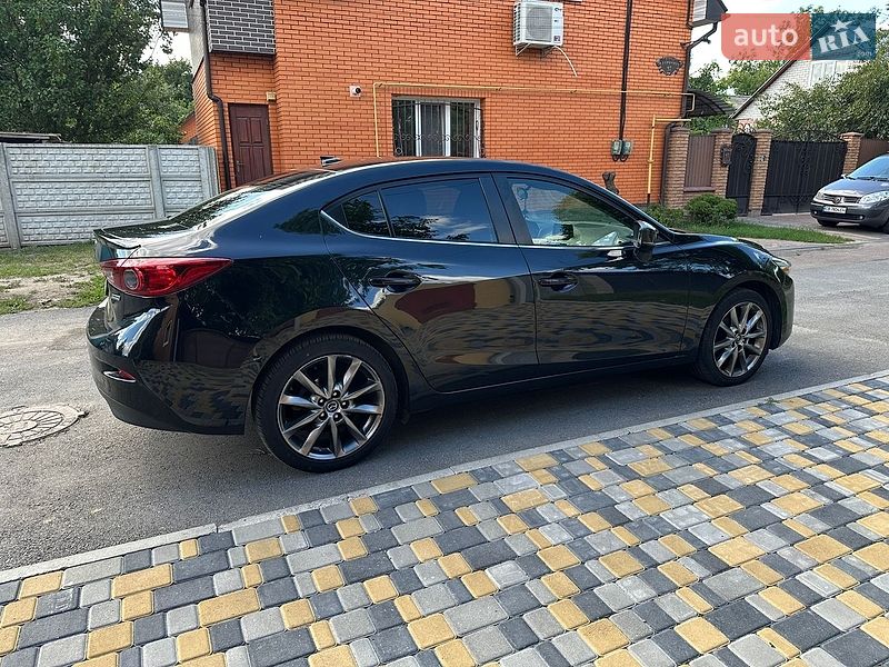 Седан Mazda 3 2018 в Чернигове