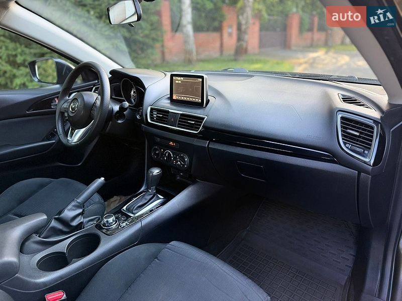 Седан Mazda 3 2015 в Києві